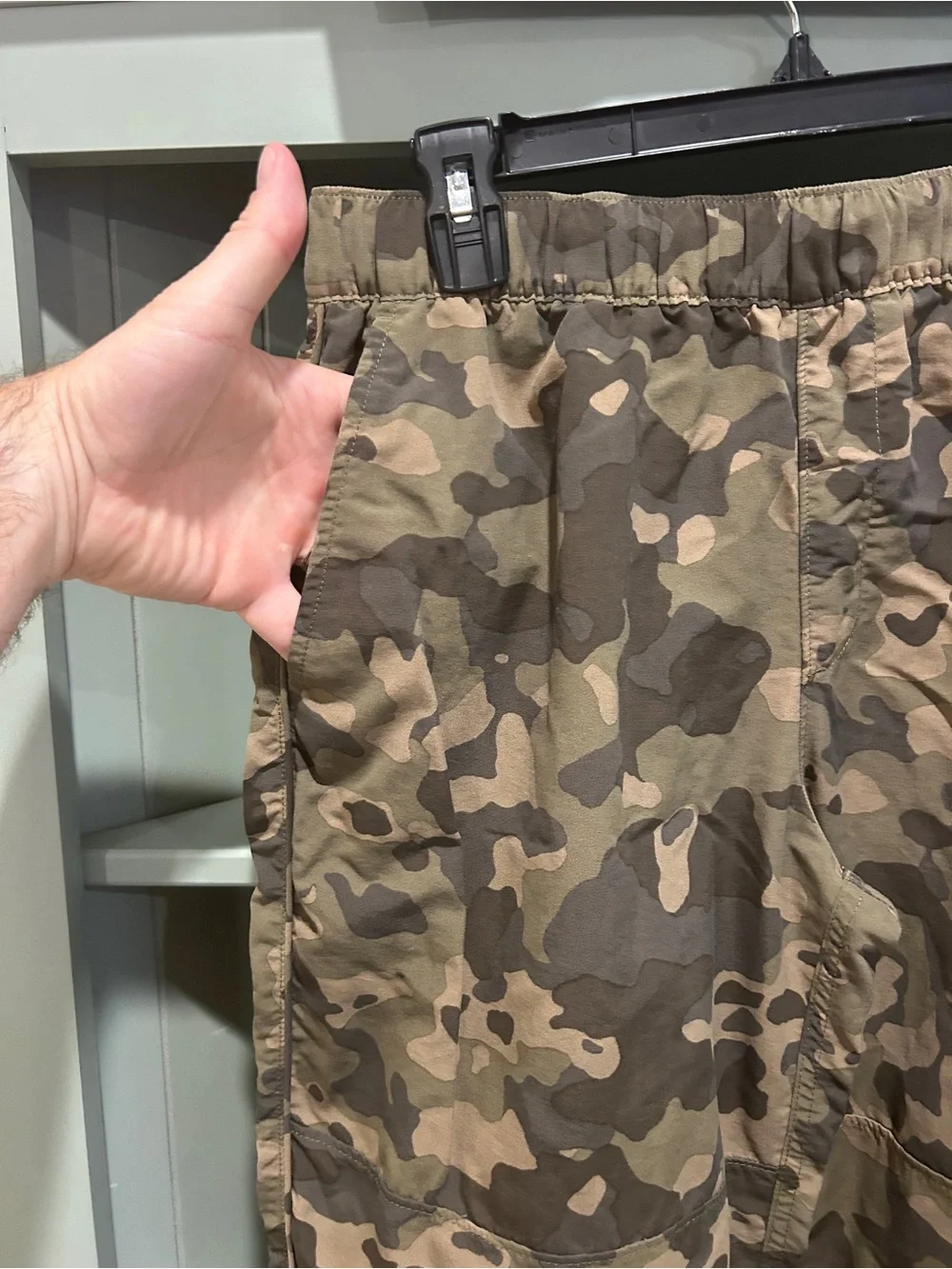 The North Face Men's Camo Cargo Pants - Olive/Brown